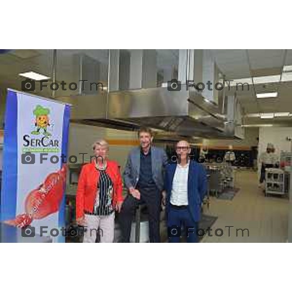 Tiziano Manzoni/LaPresse 24-05- 2023 Bergamo, Italia Cronaca Curnasco di Treviolo Bergamo SER CAR S.P.A.inaugurazione Nuovo Centro produzione pasti per la ristorazione scolastica da sx Azzola Virginia Maria legale rappresentante sercar Marco Carrara Titolare e Mangili Dario direttore Generale