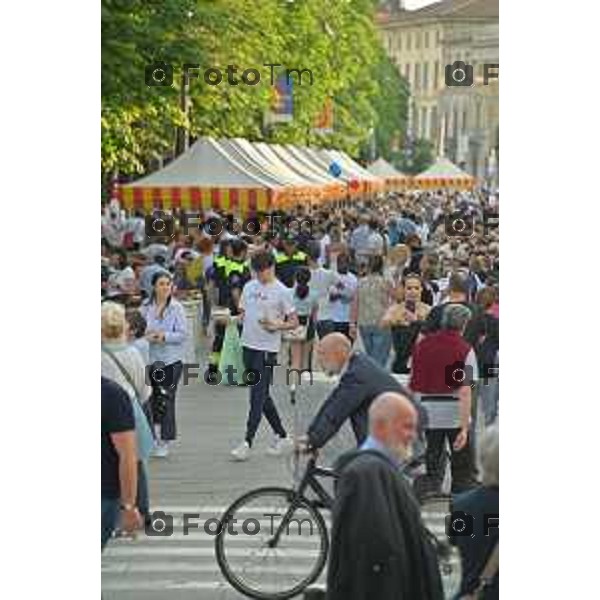 Tiziano Manzoni/LaPresse 26-05- 2023 Bergamo, Italia Cronaca Bergamo BergamoXlaRomagna piadina solidale per aiutare i territori alluvionati dell\'Emilia Romagna