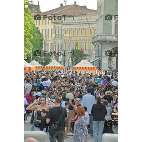 Tiziano Manzoni/LaPresse 26-05- 2023 Bergamo, Italia Cronaca Bergamo BergamoXlaRomagna piadina solidale per aiutare i territori alluvionati dell\'Emilia Romagna