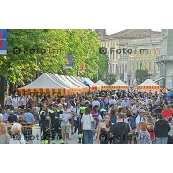 Tiziano Manzoni/LaPresse 26-05- 2023 Bergamo, Italia Cronaca Bergamo BergamoXlaRomagna piadina solidale per aiutare i territori alluvionati dell\'Emilia Romagna