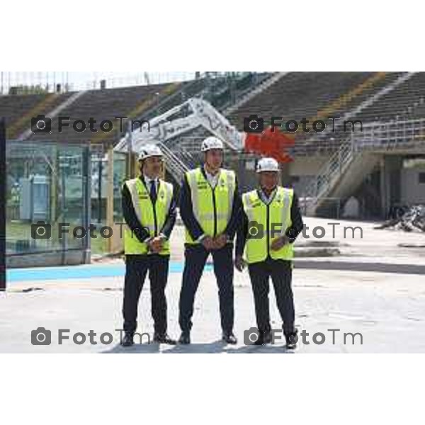 Foto Manzoni Tiziano/LaPresse 08-06-2023Bergamo Italia - Cronaca - Demolizione curva sud stadio di Bergamo