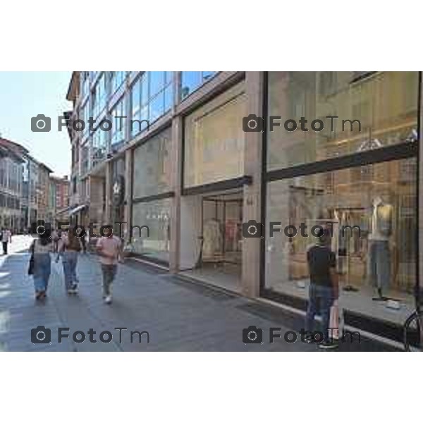 Foto Manzoni Tiziano/LaPresse 16-6-2023 Bergamo Italia - Cronaca - Bergamo Negozio Zara via XX settembre Bg