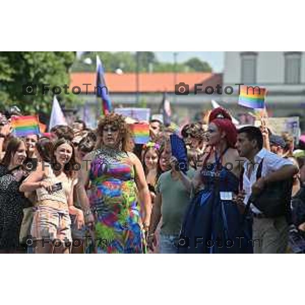 Foto Manzoni Tiziano/LaPresse 17-06-2023Bergamo Italia - Cronaca - Bergamo Pride 2023 con arrivo in piaza Matteotti