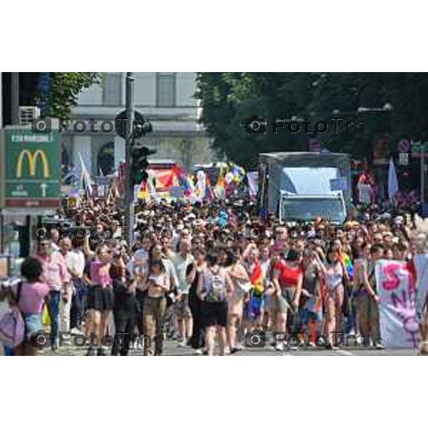 Foto Manzoni Tiziano/LaPresse 17-06-2023Bergamo Italia - Cronaca - Bergamo Pride 2023 con arrivo in piaza Matteotti