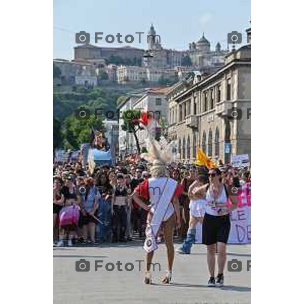 Foto Manzoni Tiziano/LaPresse 17-06-2023Bergamo Italia - Cronaca - Bergamo Pride 2023 con arrivo in piaza Matteotti