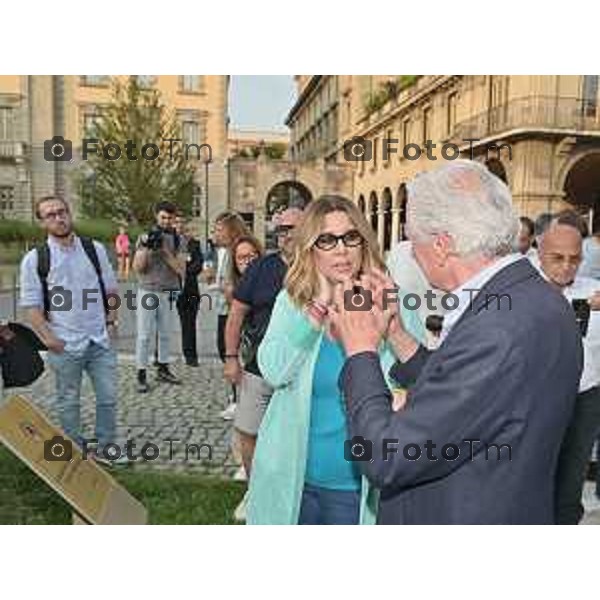 Tiziano Manzoni/LaPresse 17-06- 2023 Bergamo, Italia Cronaca Bergamo l\'intitolazione a Enzo Tortora dei giardini di piazza Dante Gaia Tortora