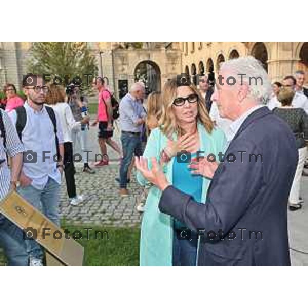 Tiziano Manzoni/LaPresse 17-06- 2023 Bergamo, Italia Cronaca Bergamo l\'intitolazione a Enzo Tortora dei giardini di piazza Dante Gaia Tortora