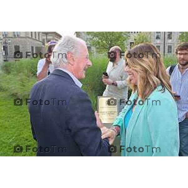 Tiziano Manzoni/LaPresse 17-06- 2023 Bergamo, Italia Cronaca Bergamo l\'intitolazione a Enzo Tortora dei giardini di piazza Dante Gaia Tortora