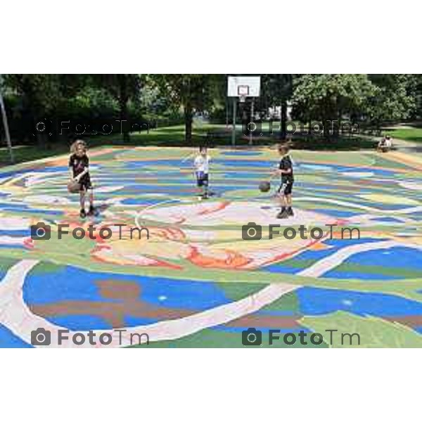 Foto Manzoni Tiziano/LaPresse 27-6-2023 Bergamo Italia - Cronaca - parco Don Seghezzi i Villaggio Sposi,presentazionel progetto SAB - Street Art Ball project, sei opere su campetti da basket realizzate da street artist provenienti dal panorama artistico nazionale e internazionale lungo il percorso della nuova Ciclovia Culturale tra Bergamo Brescia