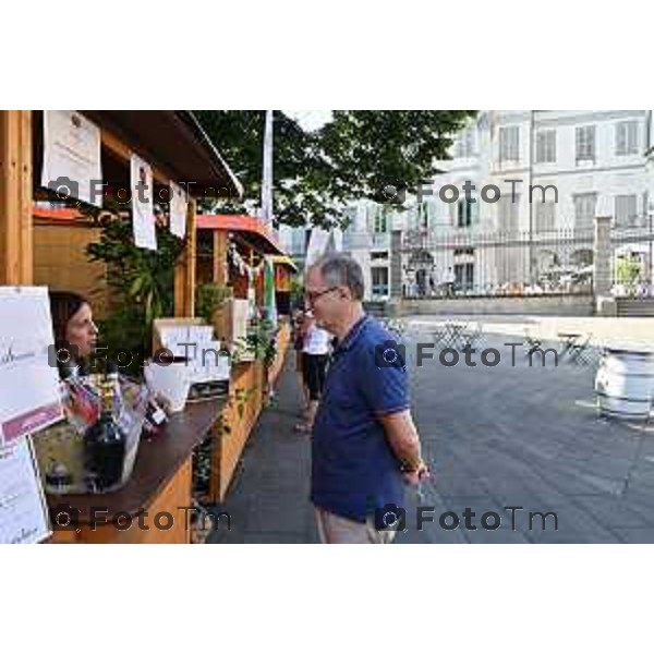 Tiziano Manzoni/LaPresse 7-07- 2023 Bergamo, Italia Cronaca presentazione e degustazione in esclusiva di Rosso Capitale, vino in edizione limitata di 2023 bottiglie, frutto della collaborazione tra Accademia Carrara e l\'azienda vitivinicola bergamasca Caminella, in omaggio all\'anno di Bergamo Brescia Capitale Italiana della Cultura.