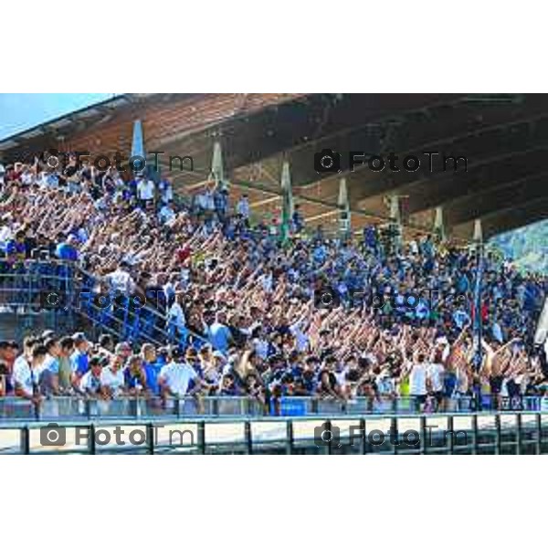 Tiziano Manzoni/LaPresse 16-07- 2023 Bergamo, Italia Sport Rapresentativa Val Seriana campionato serie a Tim 23 - 24 Campo Comunale. Clusone. ( Bergamo ) Nella Foto: CURVA NORD ATALANTA