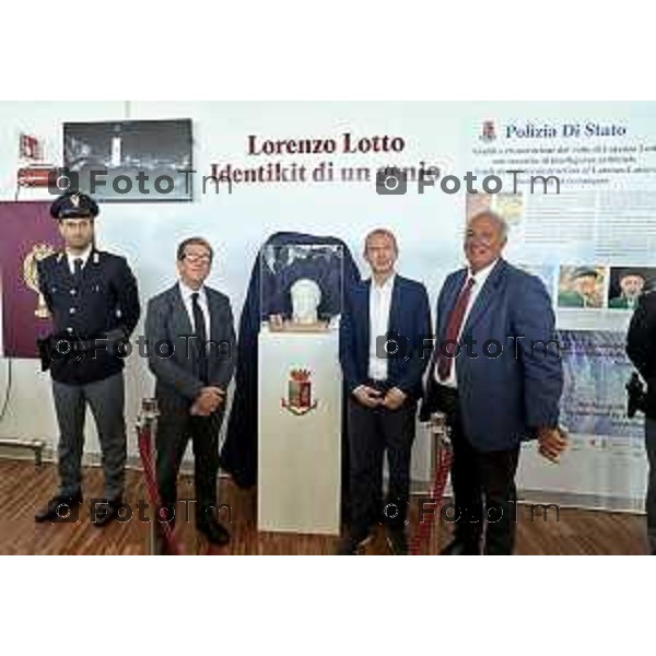 Foto Manzoni Tiziano/LaPresse 19-07-2023 Bergamo Italia - Cronaca - Aeroporto partenze Schengen, teca volto Lorenzo Lotto effettuato dalla Direzione Centrale Anticrimine - Servizio Polizia Scientifica e dalla Questura di Bergamo.