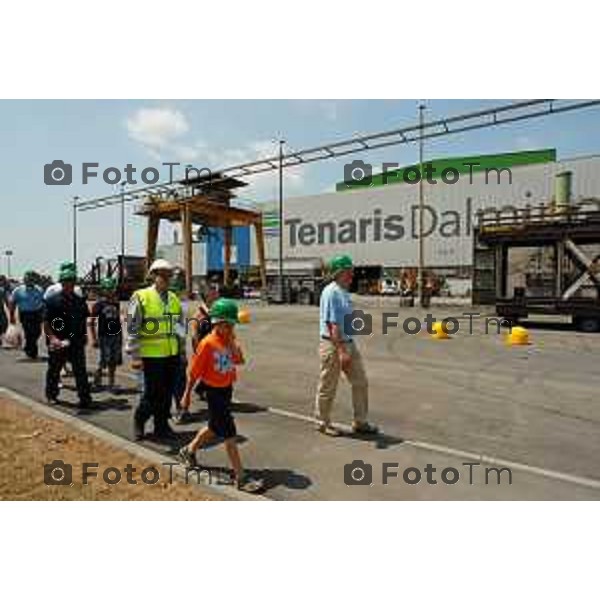 Foto Tiziano Manzoni/ Bergamo Italia Cronaca Archivio anno 2002 giugno 16 Open Day nello stablimento di Dalmine della Tenaris con Paolo Rocca