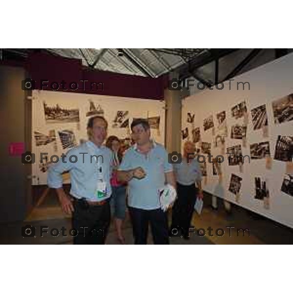 Foto Tiziano Manzoni/ Bergamo Italia Cronaca Archivio anno 2002 giugno 16 Open Day nello stablimento di Dalmine della Tenaris con Paolo Rocca Vincenzo Crapanzano A.D. Tenaris.