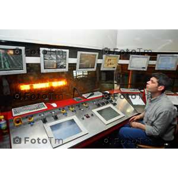 Foto Tiziano Manzoni/ Bergamo Italia Cronaca Archivio anno 2002 giugno 16 Open Day nello stablimento di Dalmine della Tenaris con Paolo Rocca