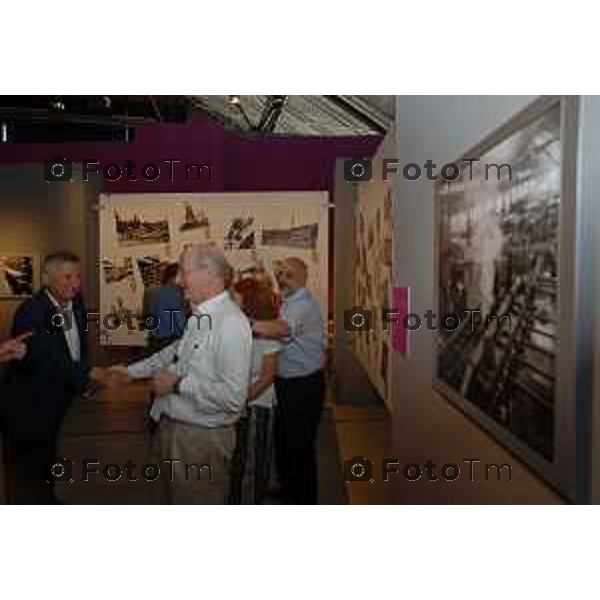 Foto Tiziano Manzoni/ Bergamo Italia Cronaca Archivio anno 2002 giugno 16 Open Day nello stablimento di Dalmine della Tenaris con Paolo Rocca