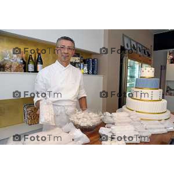 laboratorio Pasticceria Morlacchi, Zanica (BG) nella foto il titolare Giambattista Morlacchi foto Tiziano Manzoni Fotogramma Bergamo