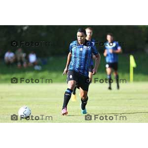 Foto Manzoni Tiziano/LaPresse 20- - 07 -2023 Clusone Bergamo Italia - Sport Calcio Seconda amichevole Atalanta / Rapresentativa Val Seriana campionato serie a Tim 23 - 24 Campo Comunale. Clusone. ( Bergamo ) Nella Foto: Luis Muriel