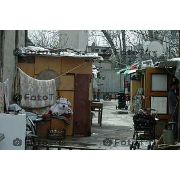 Foto Manzoni Tiziano/LaPresse Bergamo Italia - Cronaca - Bergamo Campo Kossovari e room 2024