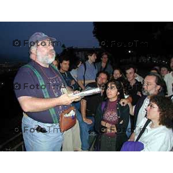 Paolo da le ultime spiegazioni prima di incominciare il giro foto manzoni