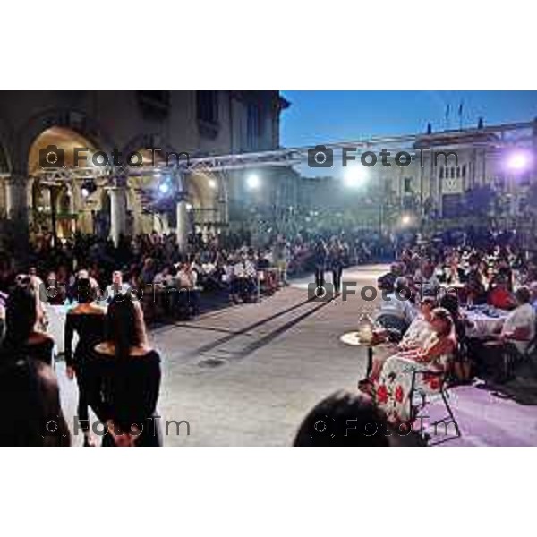 Foto Manzoni Tiziano/LaPresse 20-7--2023 Bergamo Italia - Cronaca - Miss Capitale della Cultura Bergamo Brescia nella serata di ieri, giovedì 20 luglio, quando nella cornice di Piazza Dante in occasione di una semi-inaugurazione del Balzer Globe, Numero 35 Corna Valeria presezzo