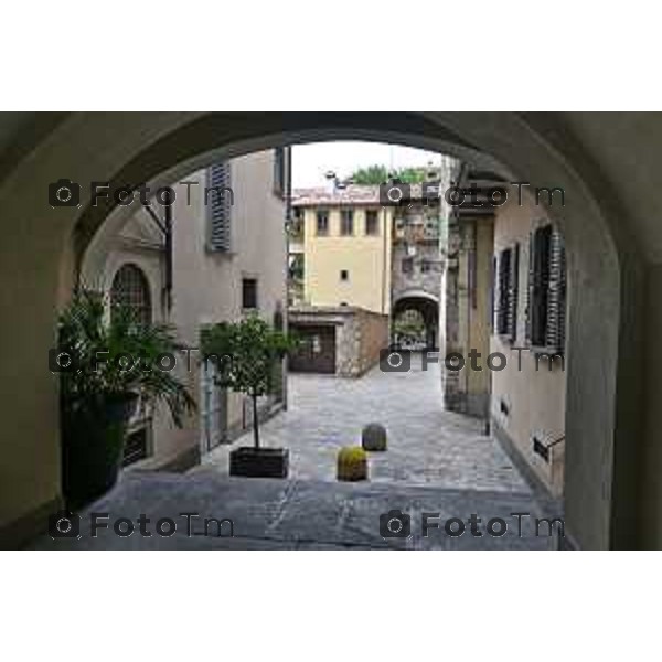 Foto Manzoni Tiziano/LaPresse 4-07-2023Bergamo Italia - Cronaca -Bergamo nuova mobilità di Città Alta Cà longa piazza vecchia lavatoio ,