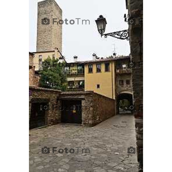 Foto Manzoni Tiziano/LaPresse 4-07-2023Bergamo Italia - Cronaca -Bergamo nuova mobilità di Città Alta Cà longa piazza vecchia lavatoio ,