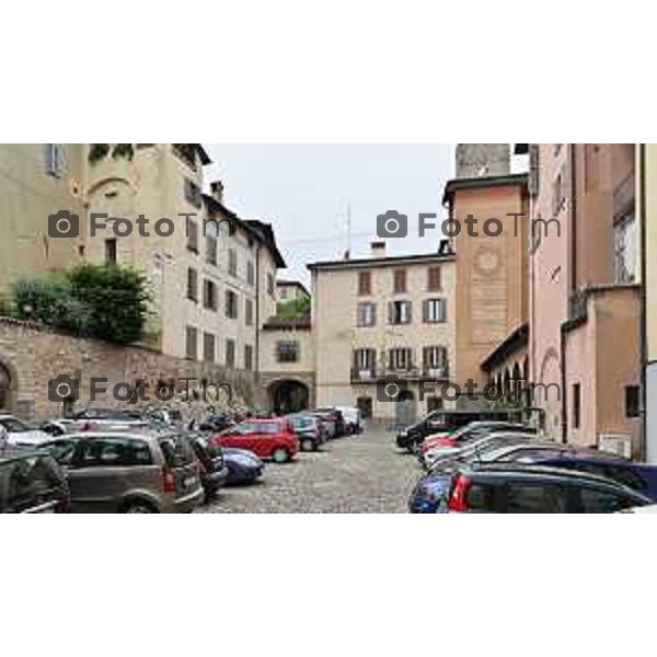 Foto Manzoni Tiziano/LaPresse 4-07-2023Bergamo Italia - Cronaca -Bergamo nuova mobilità di Città Alta Piazza Angelini