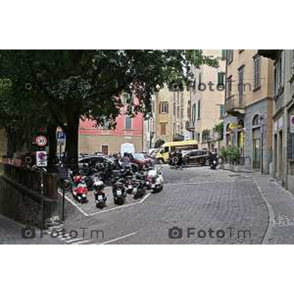 Foto Manzoni Tiziano/LaPresse 4-07-2023Bergamo Italia - Cronaca -Bergamo nuova mobilità di Città Alta piazza mercato del fieno