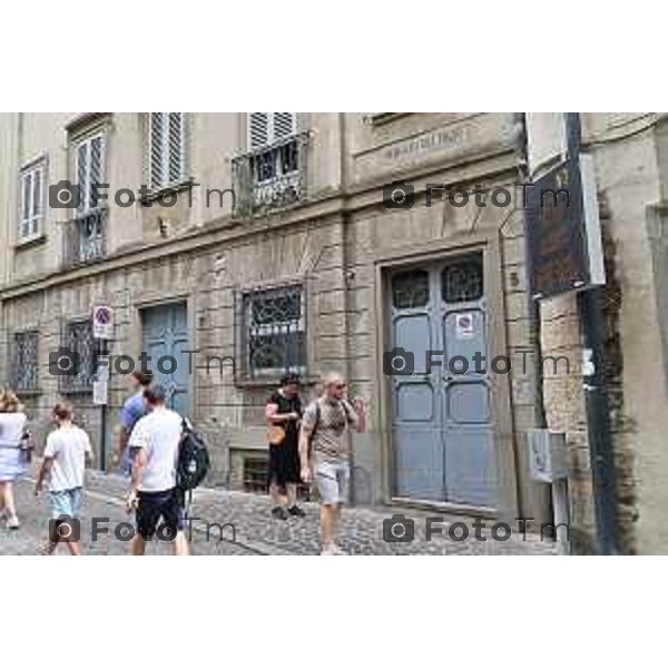 Foto Manzoni Tiziano/LaPresse 4-07-2023Bergamo Italia - Cronaca -Bergamo nuova mobilità di Città Alta piazza mercato del fieno