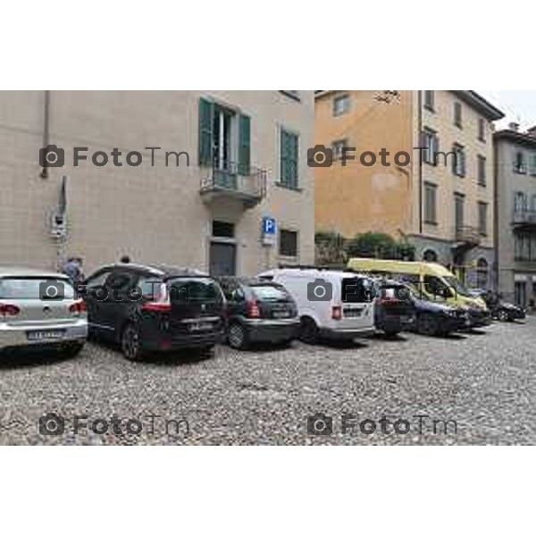 Foto Manzoni Tiziano/LaPresse 4-07-2023Bergamo Italia - Cronaca -Bergamo nuova mobilità di Città Alta piazza mercato del fieno