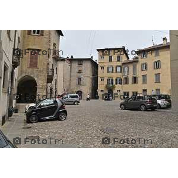 Foto Manzoni Tiziano/LaPresse 4-07-2023Bergamo Italia - Cronaca -Bergamo nuova mobilità di Città Alta piazza mercato del fieno