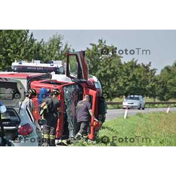 Foto Manzoni Tiziano/LaPresse 10-07-2023 Bergamo Italia - Cronaca - Romano di Lombardia scontro fra mezzo Vigili del fuoco e autovettura