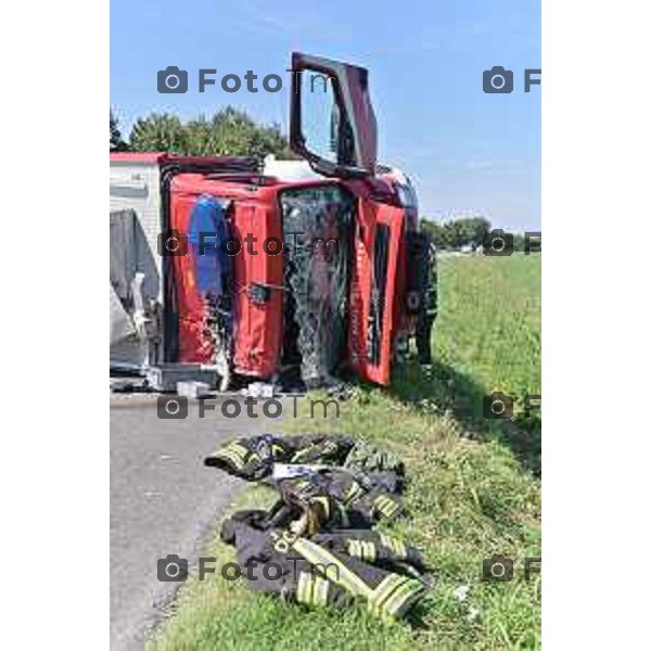 Foto Manzoni Tiziano/LaPresse 10-07-2023 Bergamo Italia - Cronaca - Romano di Lombardia scontro fra mezzo Vigili del fuoco e autovettura