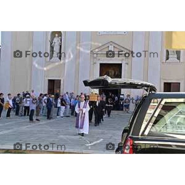 Foto Manzoni Tiziano/LaPresse 10-8-2023Bergamo Italia - Cronaca - Romano di Lombardia funerale di Giacomo Chiapparini morto sotto le forme di grana