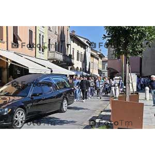 Foto Manzoni Tiziano/LaPresse 10-8-2023Bergamo Italia - Cronaca - Romano di Lombardia funerale di Giacomo Chiapparini morto sotto le forme di grana