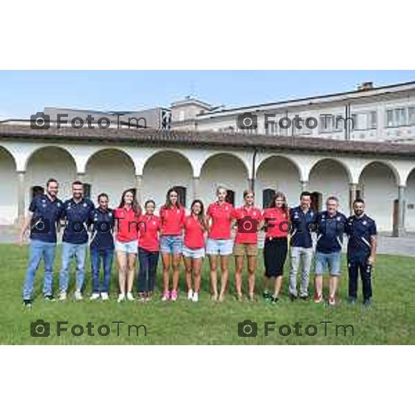 Tiziano Manzoni/LaPresse 16-08- 2023 Bergamo, Italia Cronaca Bergamo Bergamo presentazione Volley Bergamo 1991 Laura Bovo e Rebecca Scialanca, Giada Cecchetto e Laura Pasquino, Aurora Pistolesi, Anna Davyskiba e Federica Stufi.