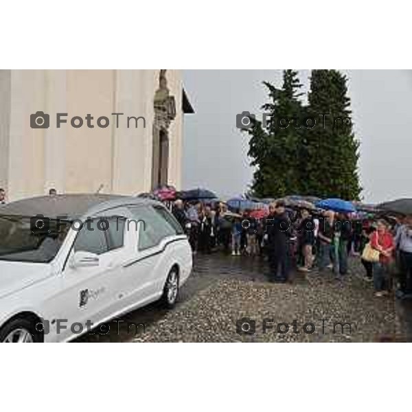 Tiziano Manzoni/LaPresse 28-08- 2023 Bergamo, Italia Cronaca Bergamo Mapello BG Funerale Stefania Rota