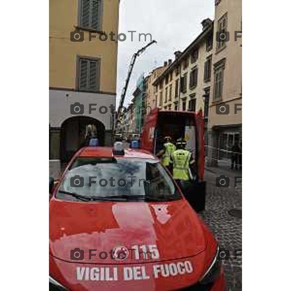 Foto Manzoni Tiziano/LaPresse 29-8-2023Bergamo Italia - Cronaca - sopralluogo dei vigili del fuoco in via Moroni