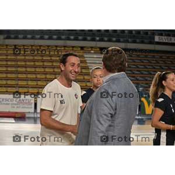 Tiziano Manzoni/LaPresse 8-09- 2023 Bergamo, Italia Cronaca Bergamo Volley Bergamo 1991 per la prima volta al PalaFacchetti di Treviglio. coach Solforati con Juri Imeri