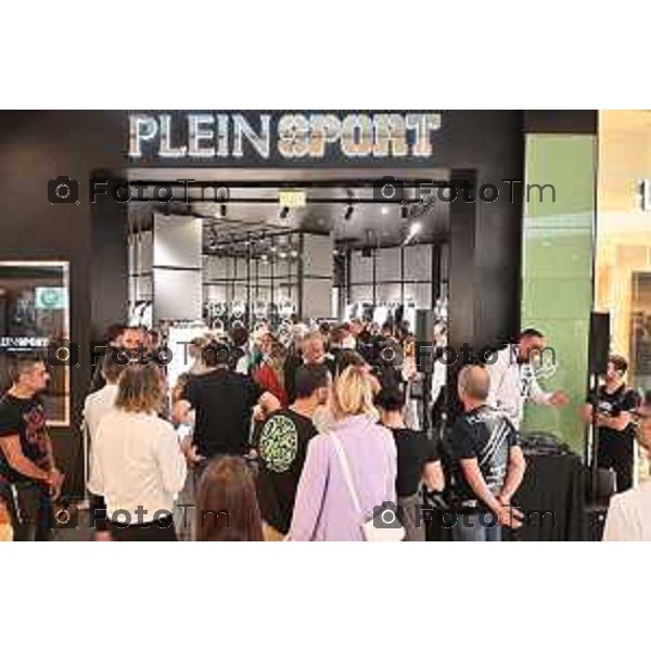 Tiziano Manzoni/LaPresse 14-09- 2023 Bergamo, Italia Cronaca Bergamo Orio al Serio Oriocenter inaugurazione di PLEIN SPORT, il primo punto vendita in Italia del brand sportivo lo stilista Philipp Plein