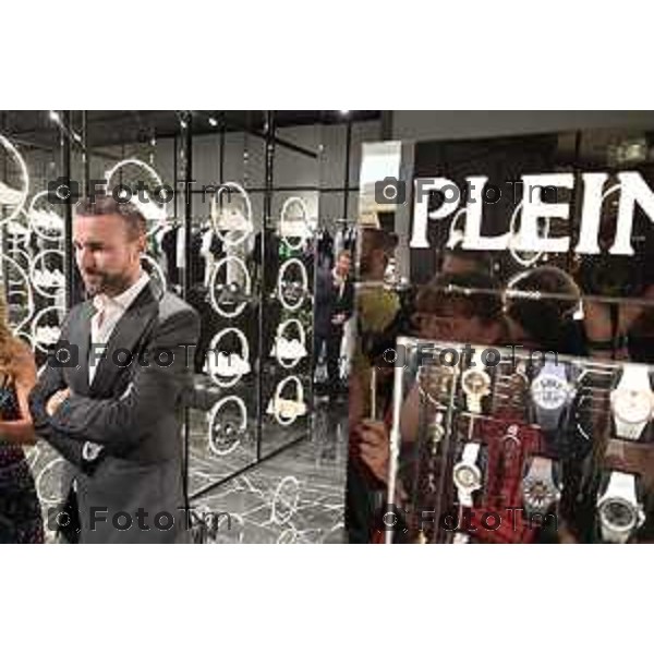 Tiziano Manzoni/LaPresse 14-09- 2023 Bergamo, Italia Cronaca Bergamo Orio al Serio Oriocenter inaugurazione di PLEIN SPORT, il primo punto vendita in Italia del brand sportivo lo stilista Philipp Plein