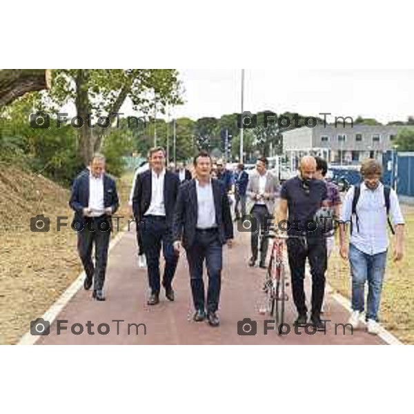 Foto Manzoni Tiziano/LaPresse 16-9-2023Bergamo Italia - Cronaca - Bergamo Apertura passerella lavori di riqualificazione dell’area Chorus Life, IN VIA BARENSON