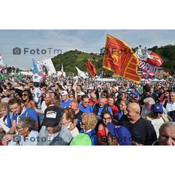 Tiziano Manzoni/LaPresse 17-09- 2023 Bergamo, Italia Cronaca Bergamo Bergamo manifestazione Pontida sul palco Matteo Salvini e Marine Le Pen