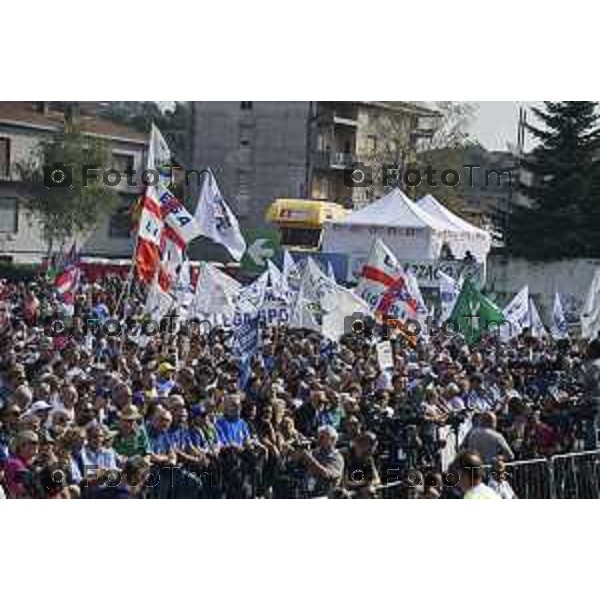 Tiziano Manzoni/LaPresse 17-09- 2023 Bergamo, Italia Cronaca Bergamo Bergamo manifestazione Pontida sul palco Matteo Salvini e Marine Le Pen