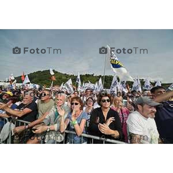 Tiziano Manzoni/LaPresse 17-09- 2023 Bergamo, Italia Cronaca Bergamo Bergamo manifestazione Pontida sul palco Matteo Salvini e Marine Le Pen