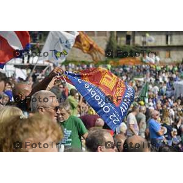 Tiziano Manzoni/LaPresse 17-09- 2023 Bergamo, Italia Cronaca Bergamo Bergamo manifestazione Pontida sul palco Matteo Salvini e Marine Le Pen