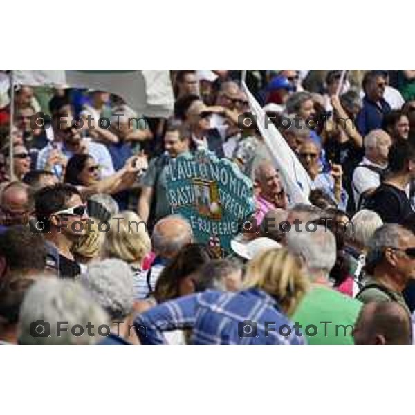 Tiziano Manzoni/LaPresse 17-09- 2023 Bergamo, Italia Cronaca Bergamo Bergamo manifestazione Pontida sul palco Matteo Salvini e Marine Le Pen