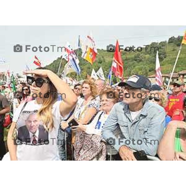 Tiziano Manzoni/LaPresse 17-09- 2023 Bergamo, Italia Cronaca Bergamo Bergamo manifestazione Pontida sul palco Matteo Salvini e Marine Le Pen