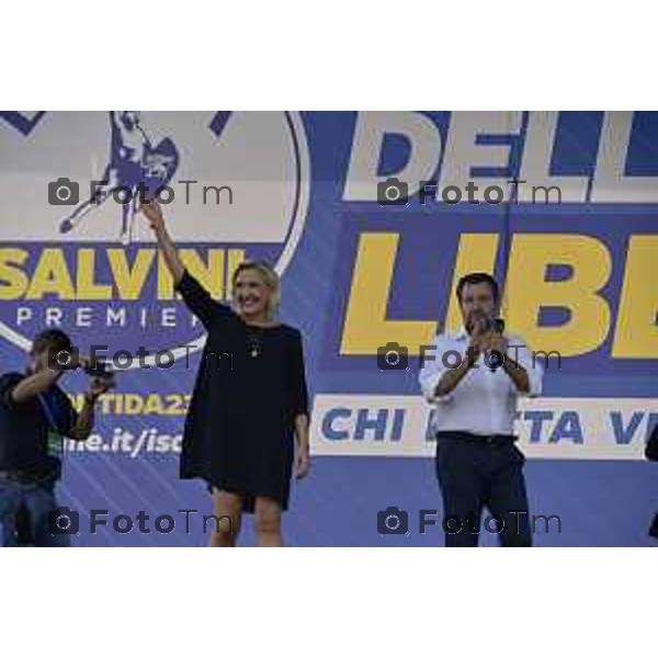 Tiziano Manzoni/LaPresse 17-09- 2023 Bergamo, Italia Cronaca Bergamo Bergamo manifestazione Pontida sul palco Matteo Salvini e Marine Le Pen